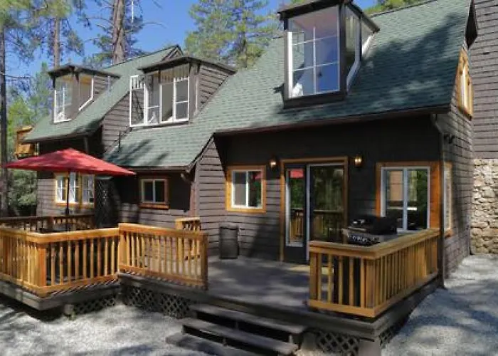Hobbit House - Charming In Town