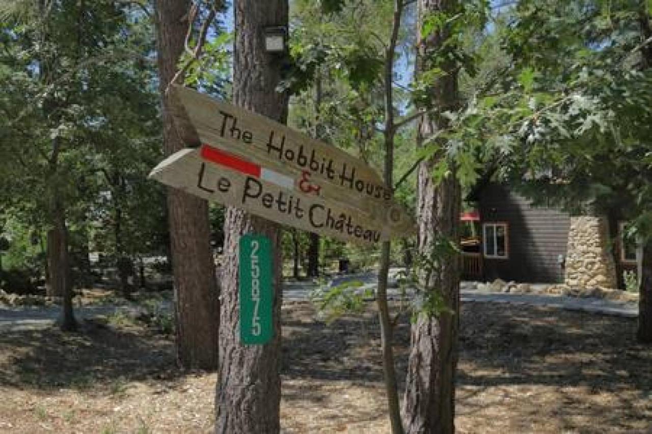 Hobbit House - Charming In Town Holiday home *