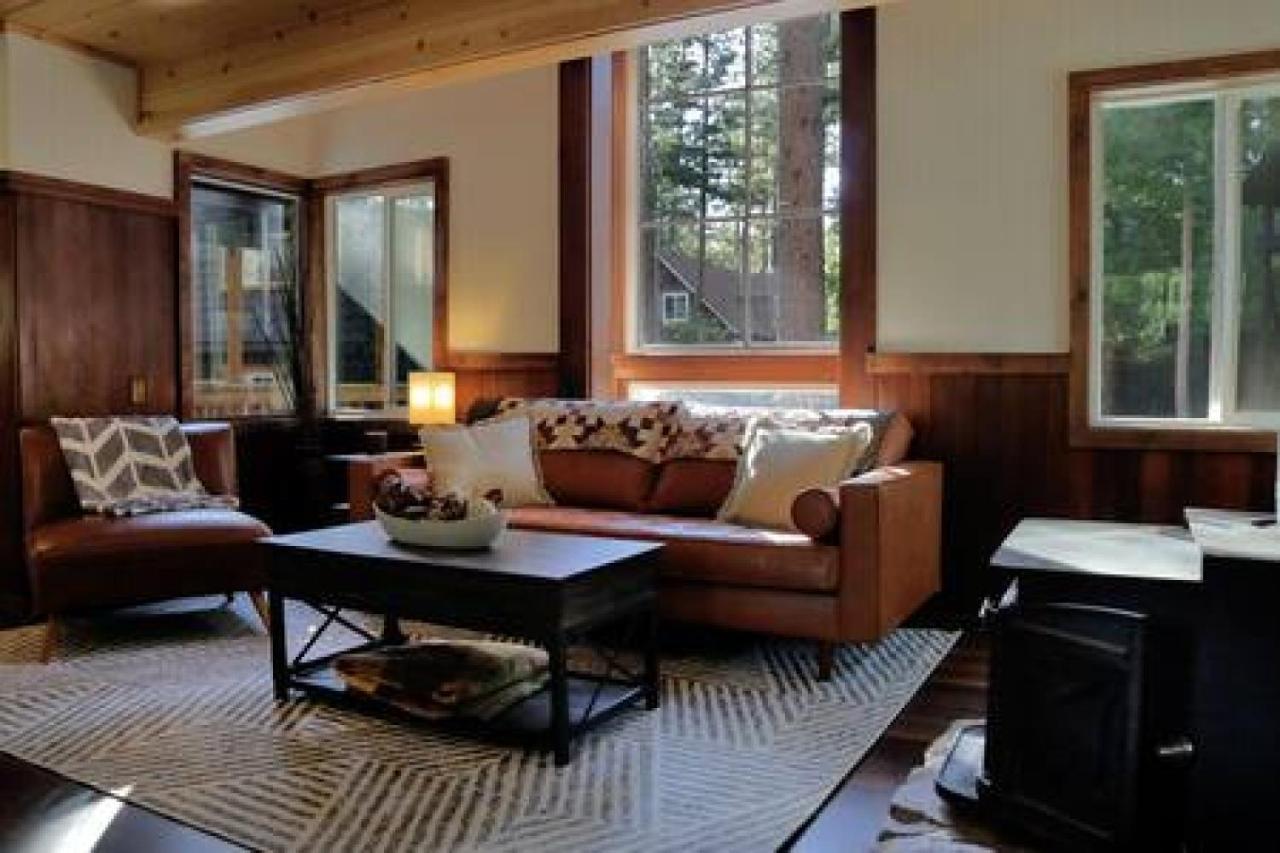 Hobbit House - Charming In Town Idyllwild